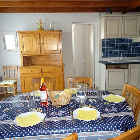 Holiday Le Hameau De La Grande Baie Tatil Evi